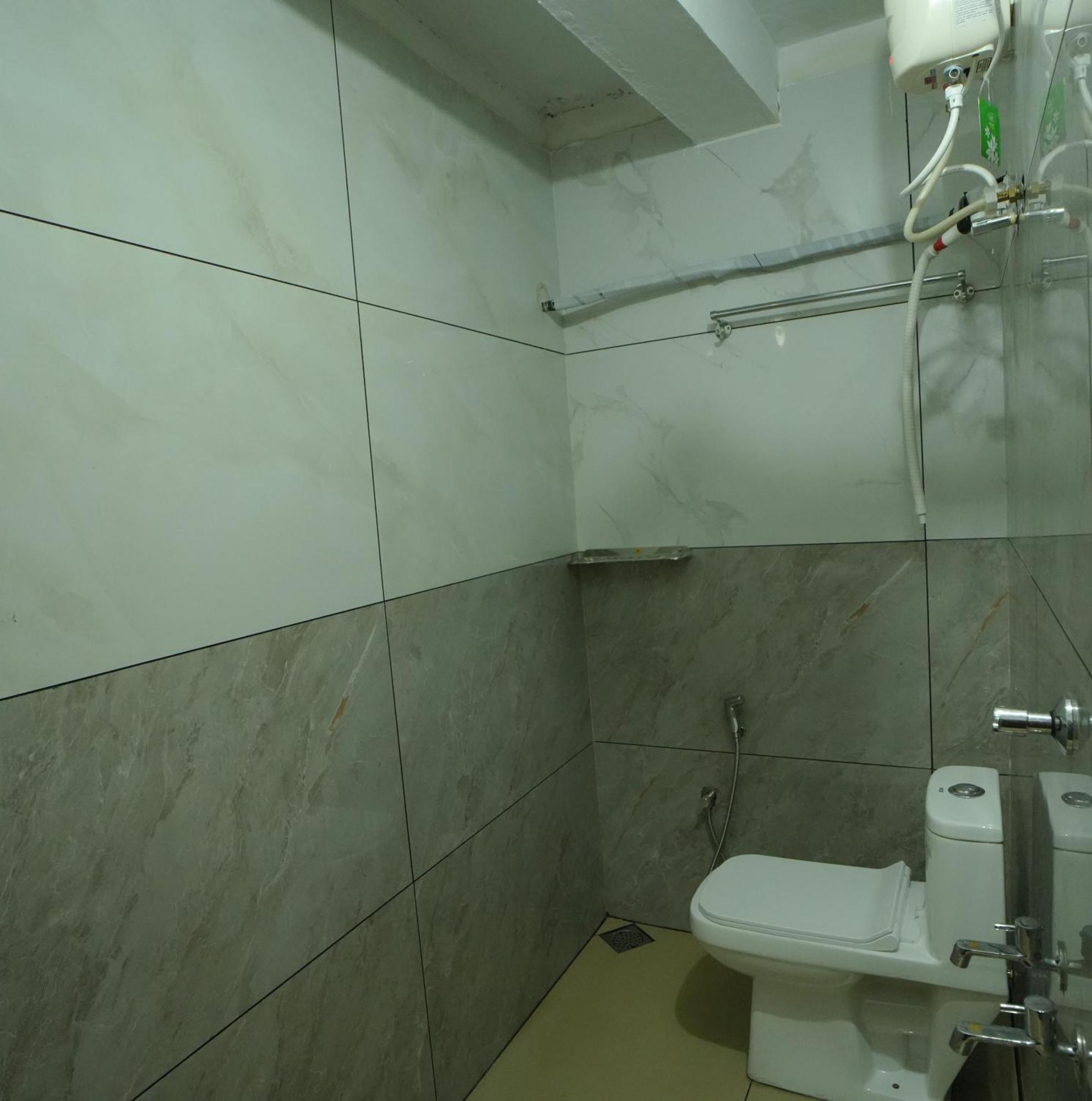 Port View Residency Pvr Nedumbassery Exterior foto